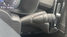 Volvo Xc40 2.0 T4 R DESIGN Pro 5dr AWD Geartronic Petrol Estate